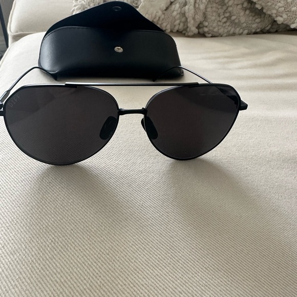 Diff Eyewear Dash Black Aviator - Picture 5 of 5